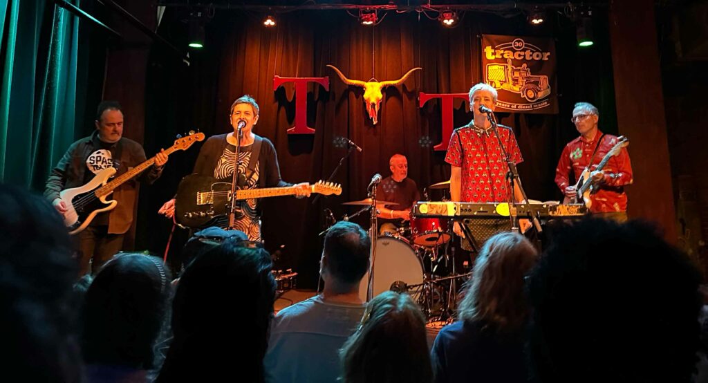 Heavenly at the Tractor Tavern. Photo by @wadedotphoto (used with permission)